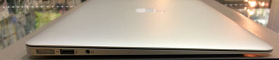 MacBook Air 13" Intel i7 2.2 GHz