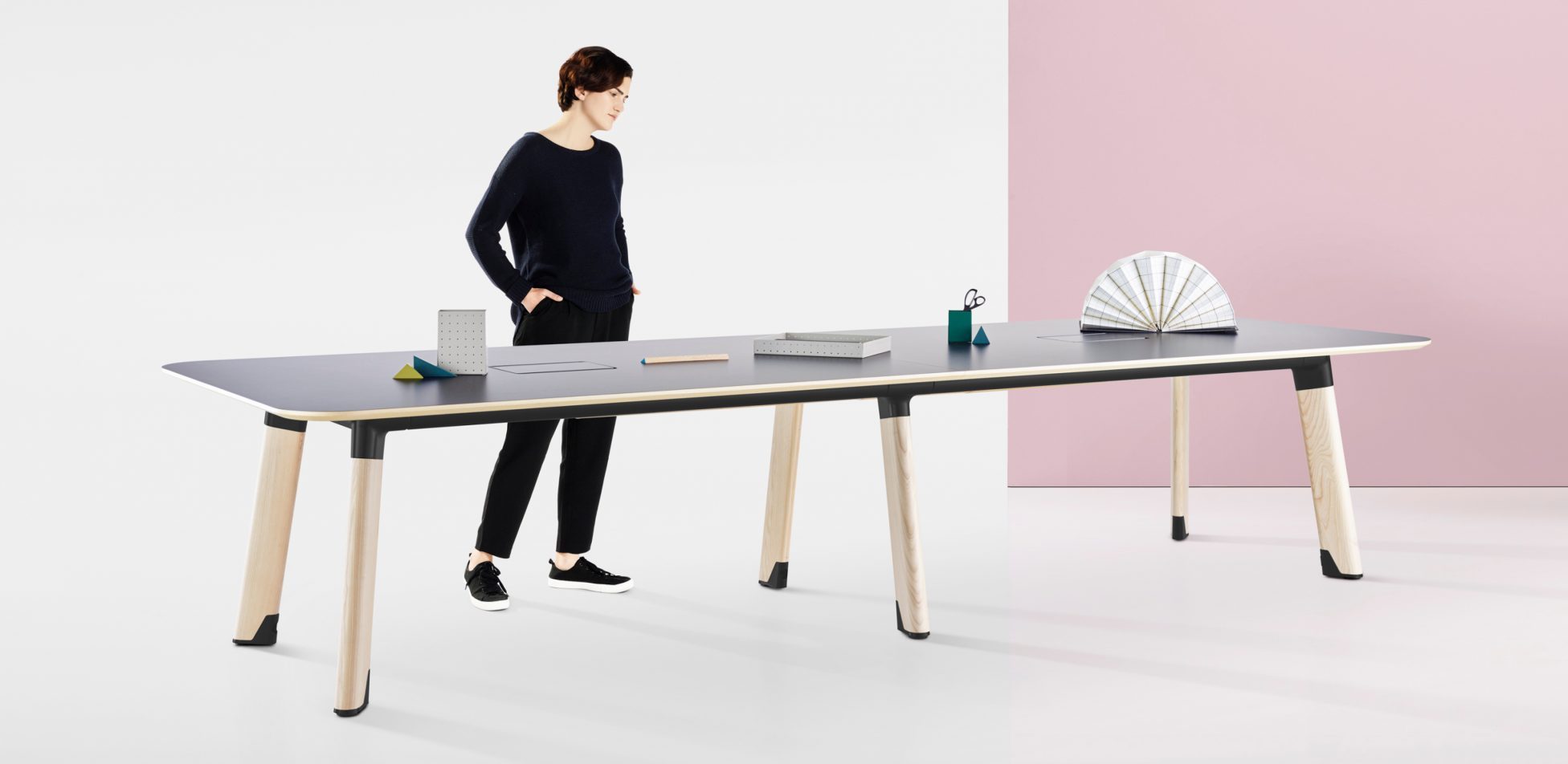 1250mm Round Diva Table - 1 Piece Top