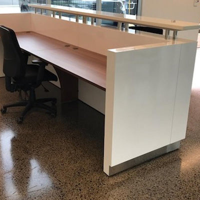 Hugo Full Modesty Return Desk