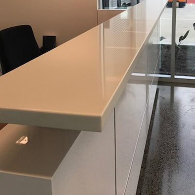 Hugo Full Modesty Return Desk